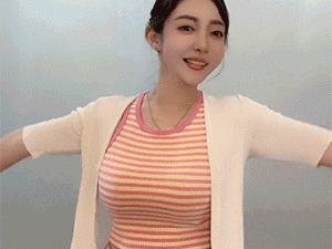 妹子的姿势有点多！